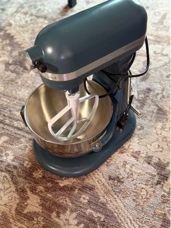 Kitchen-Aid 5.5 Quart Stand Mixer, Stainless Steel
