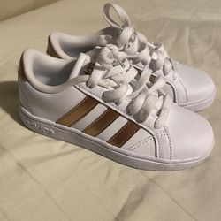 New Adidas Girl Sneakers 