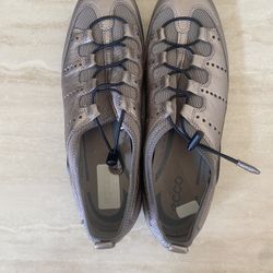 Women’s ECCO shoes. 