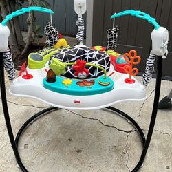 Brincolín musical de bebé, excelente condición