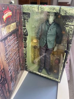 Sideshow 12 Inch Universal Monsters Frankenstein