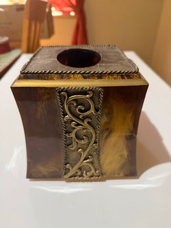 Tissue holder