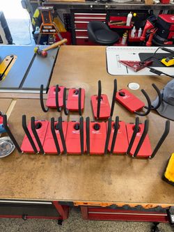 Packout wall hooks