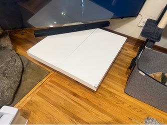 Modern White Lacquer Lift-Top Coffee Table with Storage