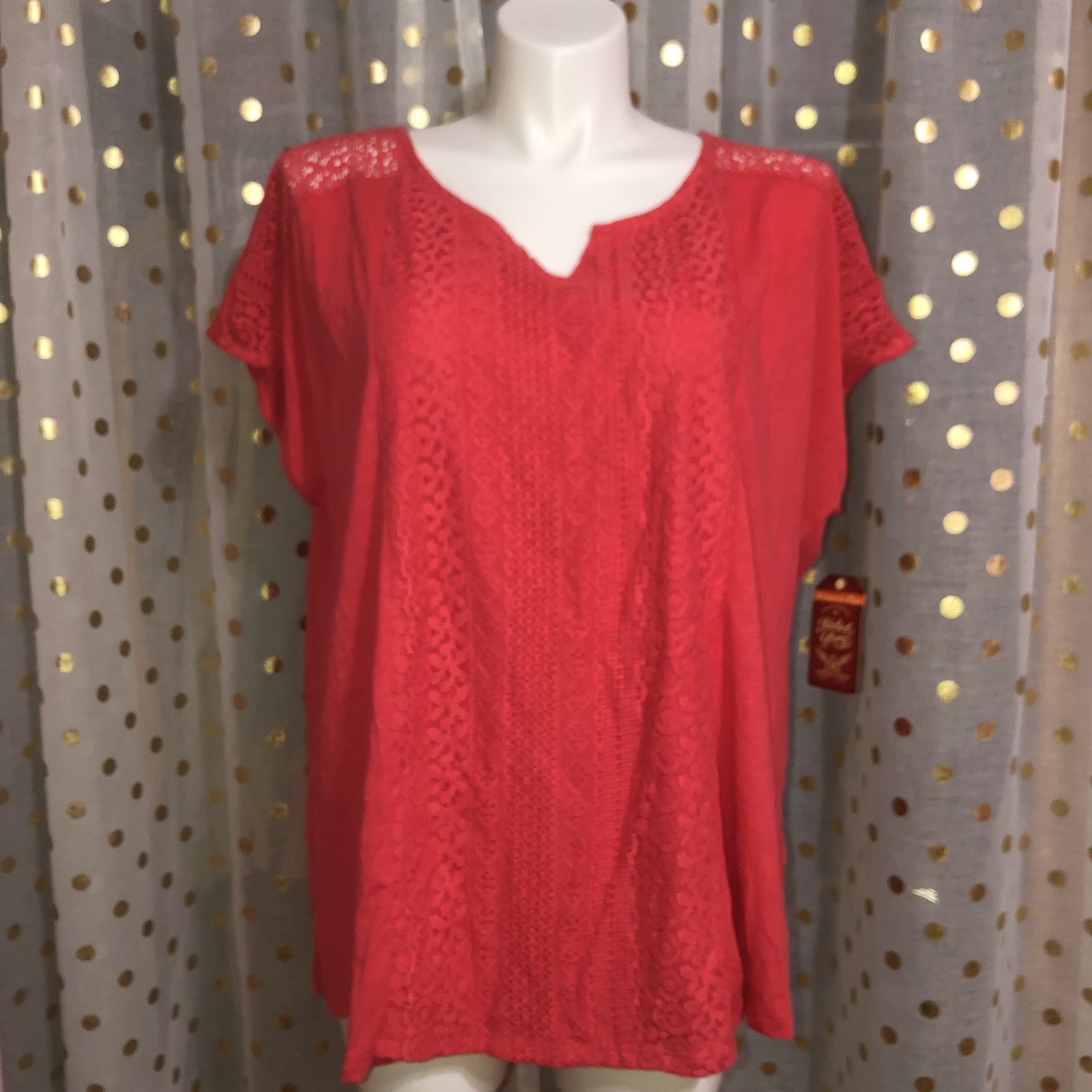 NWT size 3x lace top with sheer shoulders BUST:51” LENGTH:29”