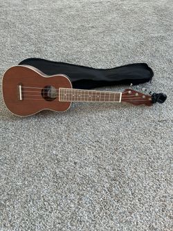 Fender Seaside Soprano Ukulele w/ Bag and Tuner