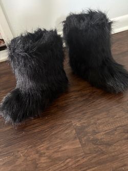Black Faux Fur Boots 9.5 women