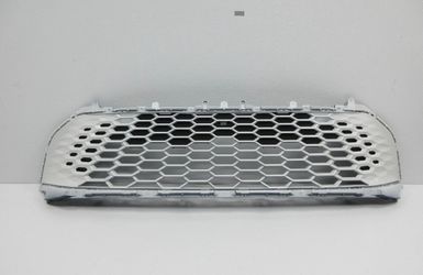 2025 Toyota Camry SE Front Bumper Lower Grille OEM