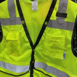 HIGH VISIBILITY SAFETY VEST 