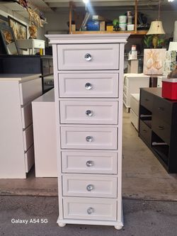 DRESSER