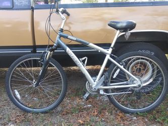 Trek navigator 2.0 mens bicycle