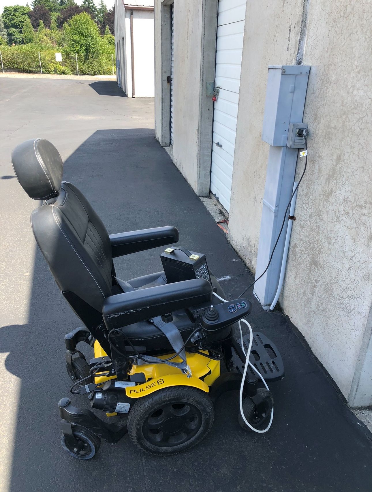 QUICKIE PULSE 6 ELECTRIC WHEELCHAIR