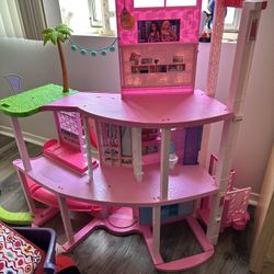 Barbie Dream House 