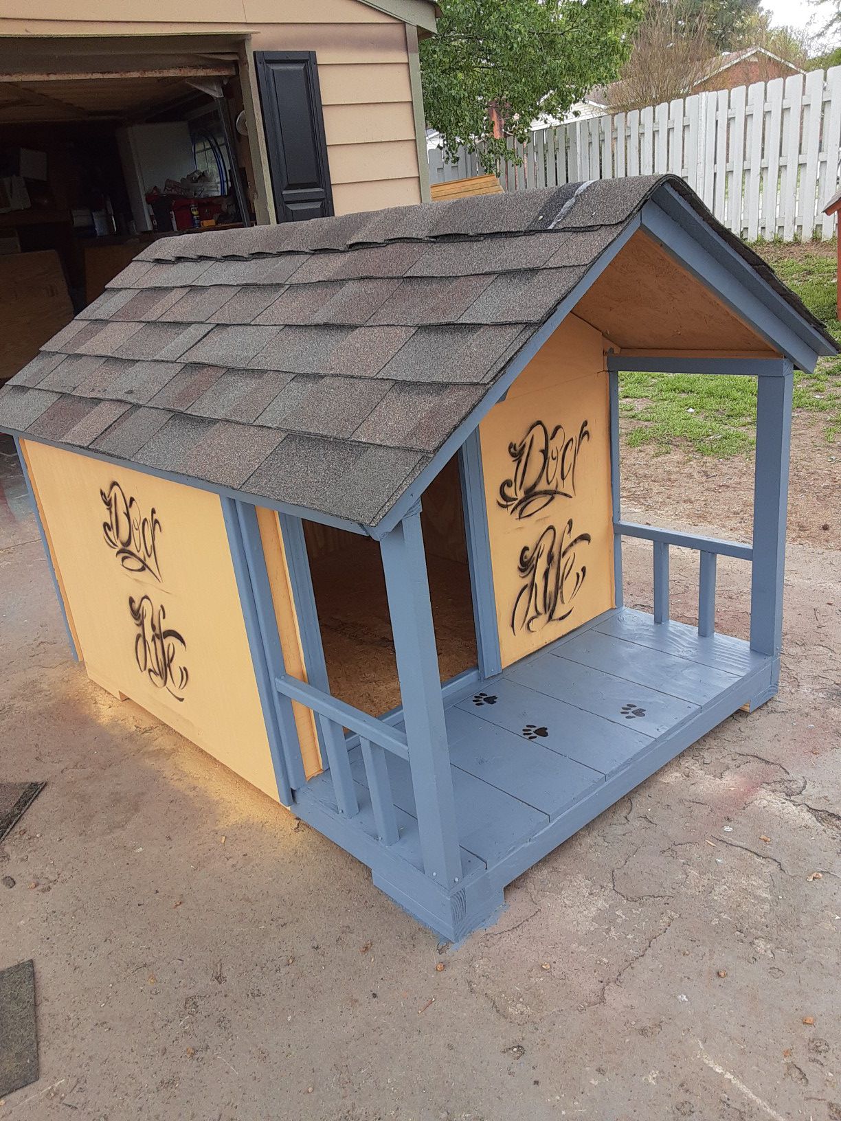 Dog house new for large dogs