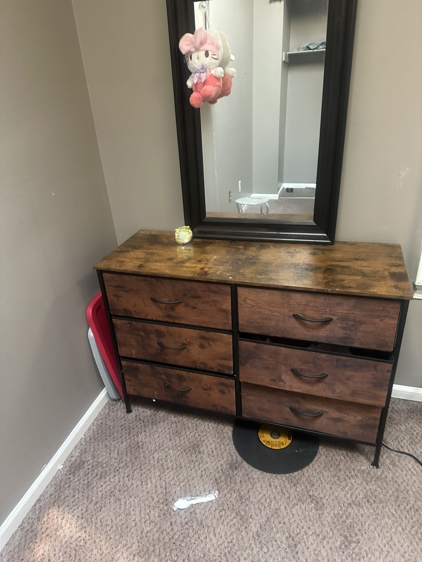 Dresser With Mirror Vanity