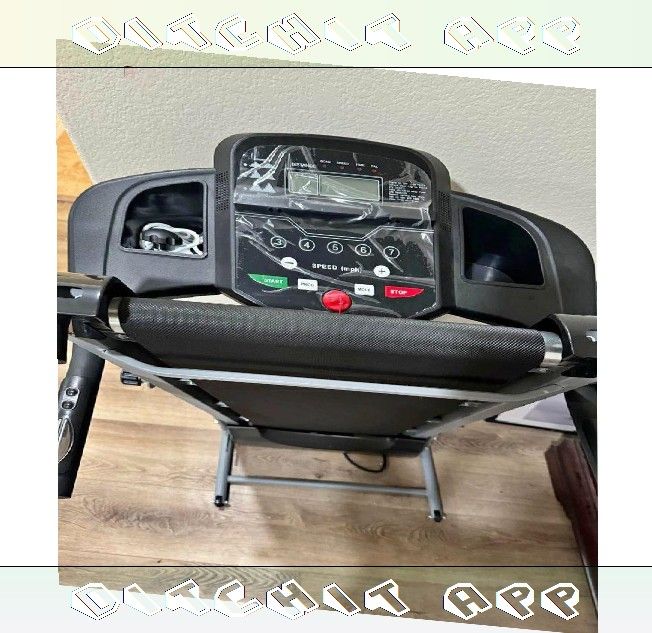 Life Fitness Treadmill Professional Exercise Equipment detail girl