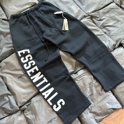 Essentials Sweats M-XL Black