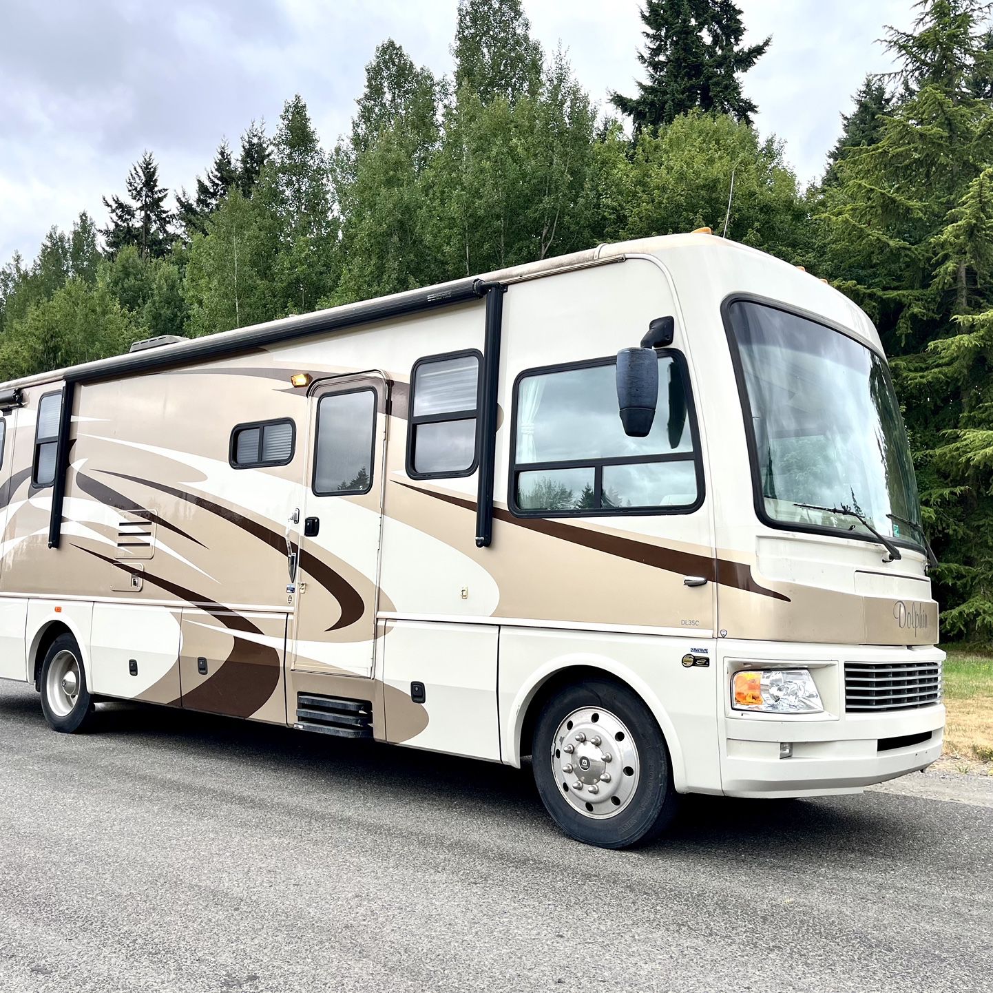 2008 National Dolphin 35ft Rv 