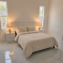 Cama Con Mesas De Noche Y Colchón 
