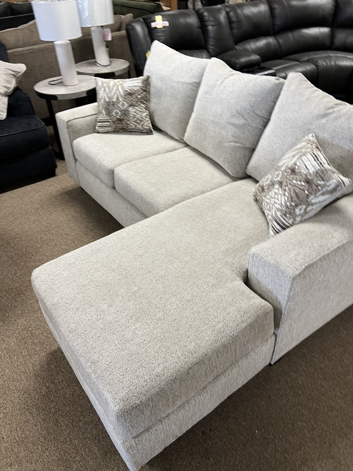 Stylish Reversible Chaise Sectional! 