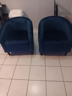 2 velvet chairs blue
