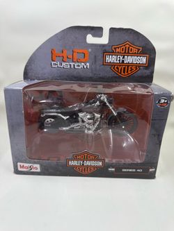Maisto Harley-Davidson 1:18 Scale Die-Cast Motorcycle