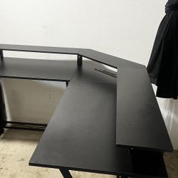 L gaming desk