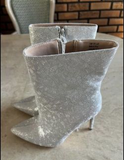 Boots Size 5.5