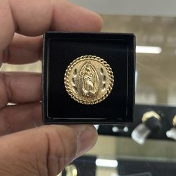 Virgin Mary ring 10k 7.7 grams 12 size