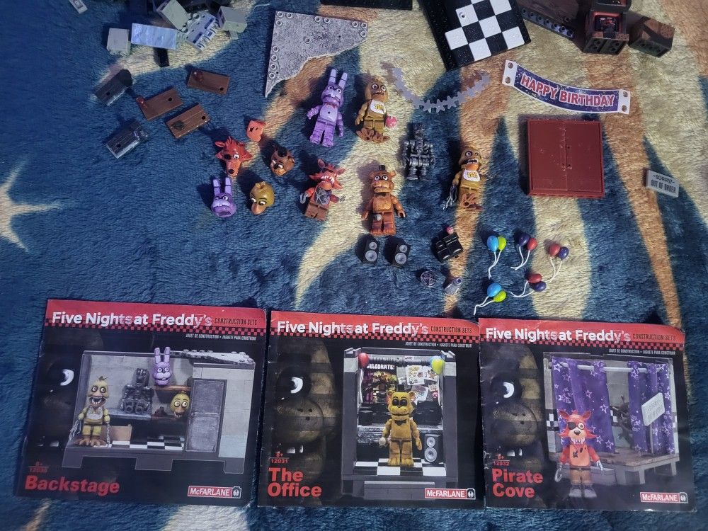 4x FNAF Five Nights at Freddy's McFarlane toys building sets(incomplete)