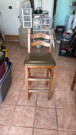 4 Bar stools