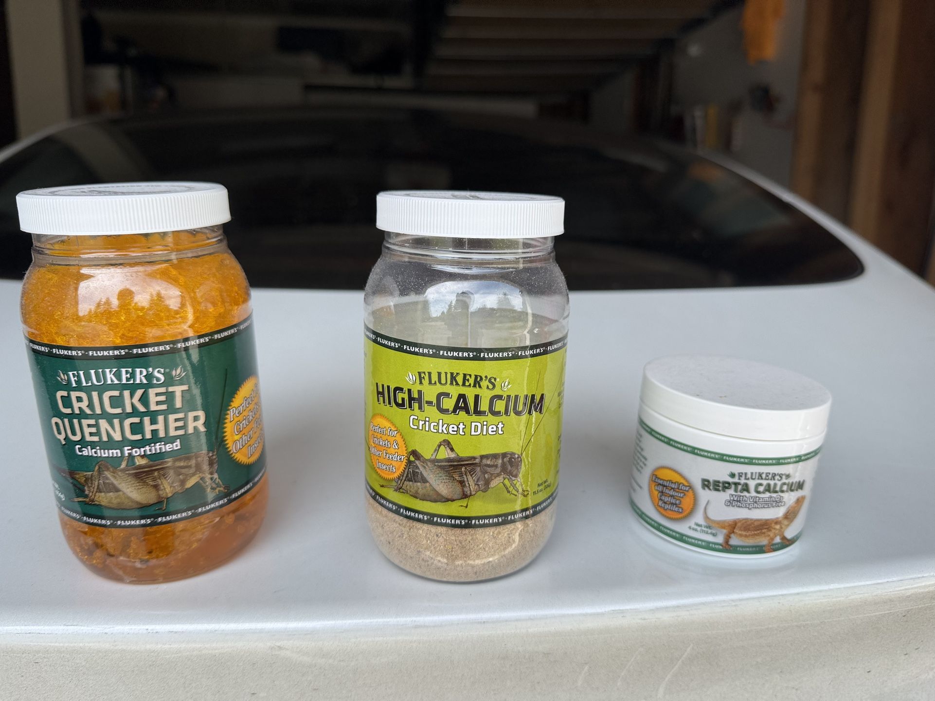 Cricket Food ,Calcium And Coconut Soil Bedding