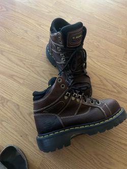 Boots new size 6 m women