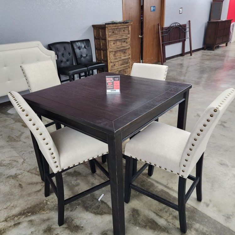 New Pub Table And 4 Chairs Limited Quantity Hurry In Today 