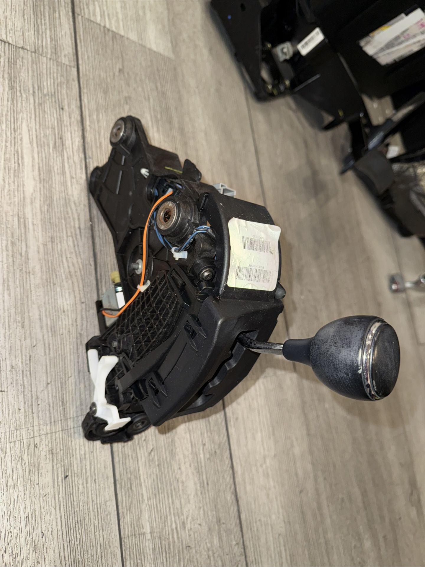 15-20 DODGE CARAVAN Gear Shifter Selector P1UC34DX9AF OEM