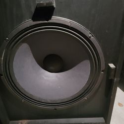 Speakers That BANG 18" EV in Tuned Cabinet. 