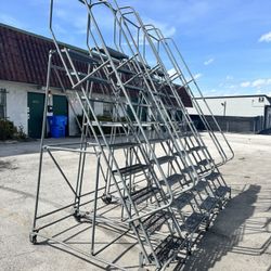 Pallet Racks / Rolling Ladder 