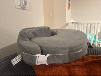Breastfeeding pillow