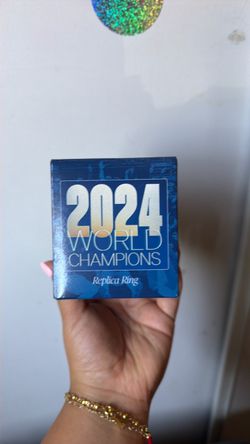 2024 World Series ring -vesia