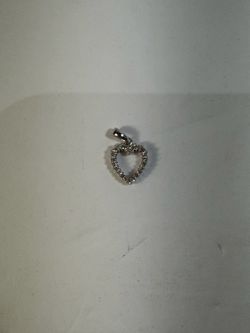 14k white gold heart pendant with real diamond stones