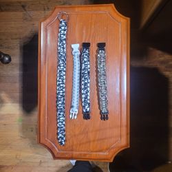 Paracord bracelets/keychains