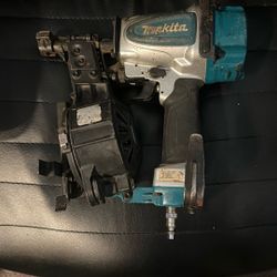 Makita Roof Nailer 