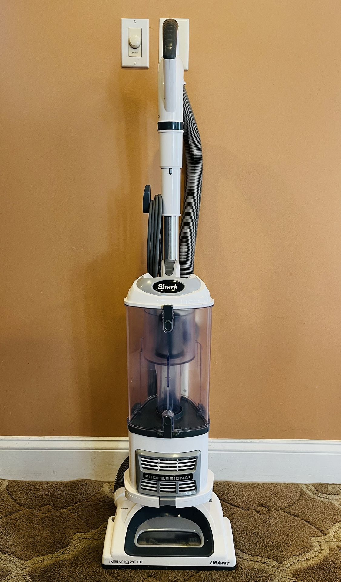 Shark Navigator, Professional Lift Away, Vacuum Cleaner