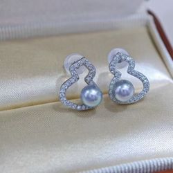 🌿 Real Zhenduoma Freshwater Pearl Earrings – 5.3mm Gourd Design, S925 Silver Studs 🌿 真多麻色淡水珍珠葫芦耳钉 – 5.3mm珍珠，S925银针