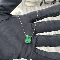 Emerald Necklace With Certificate