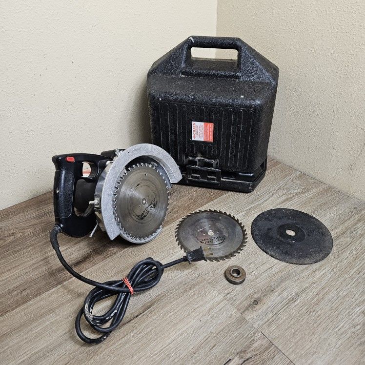 Crain Super Saw Model: 810 Type 1 With Case and Extra Blades