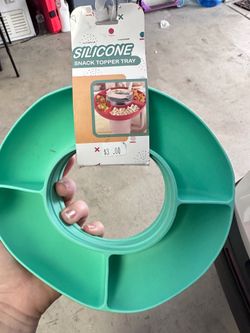 Snack topper tray