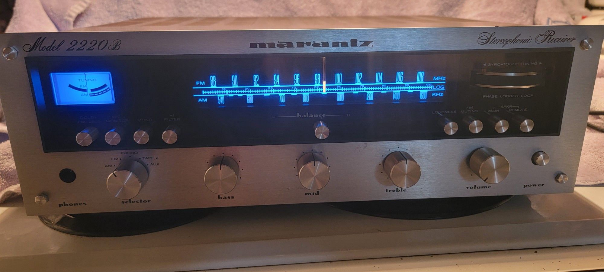Marantz 2220b Stereophonic Receiver.serviced . Pick Up Only.
