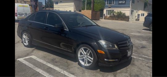 2014 C-250 Mercedes Benz NICE!!!
