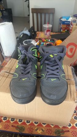 Nike Air Flight Legacy Men's Size 9 Grey-Black-Volt lime  397204-030